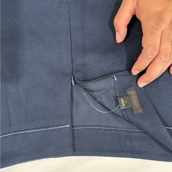π Ann Taylor Factory Navy Blue Pencil Skirt with White Stitch Detail β Size 0π - Picture 7 of 10